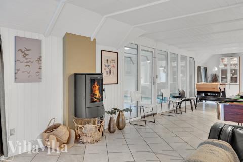 Soffhörnan i lyxstuga 552 i Vestjylland.