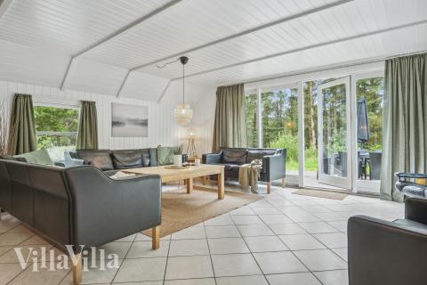 Vardagsrummet i lyxstuga nr 552.