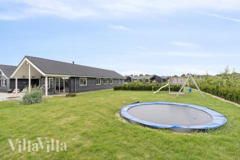 Förutom de många timmar som du kan tillbringa i stugans poolavdelning erbjuder lyxstuga 458 även många utomhusaktiviteter