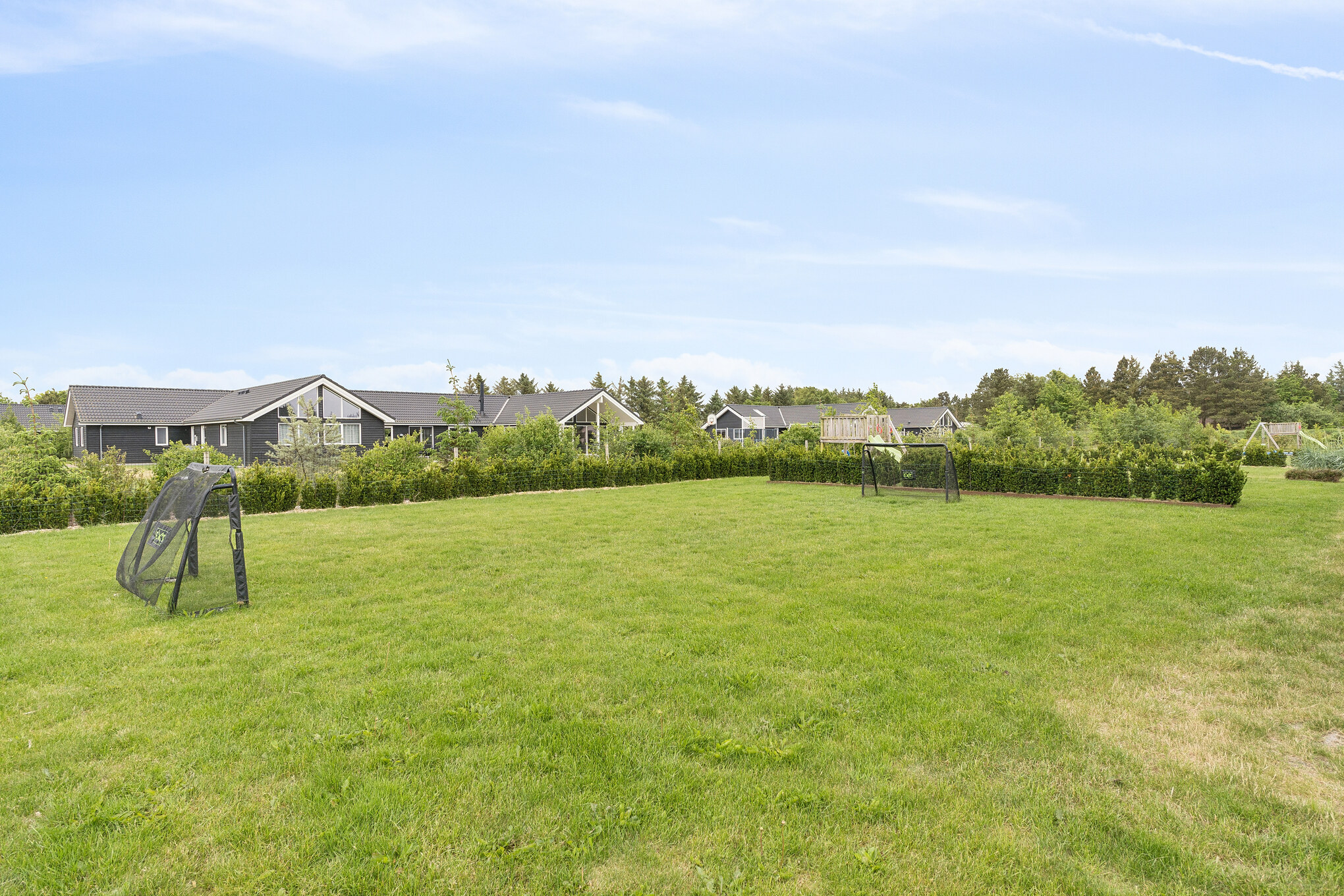Utomhusaktiviteter kring sommarhus nr 458.