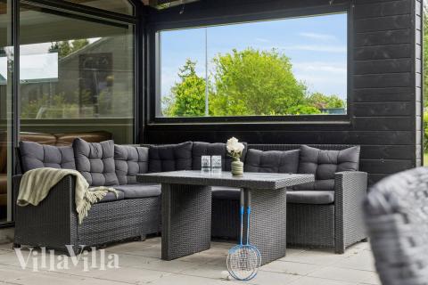 Stor terrass i lyxstuga nr 584 i Nordsjälland.