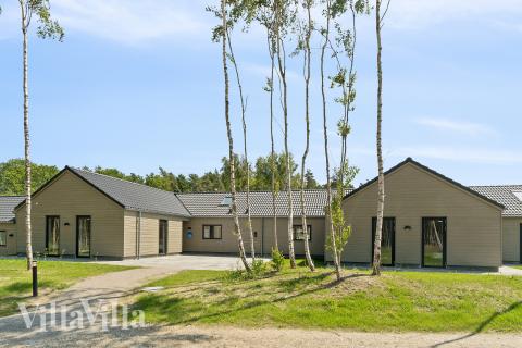 Den tjusiga sommarstugan nr 807 med gott om plats för upp till 26 personer