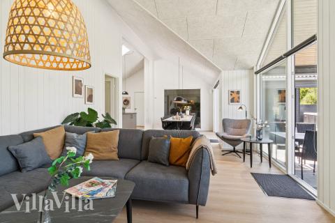 Soffhörnan i lyxstuga 685 i Nordsjälland.