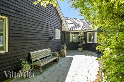 Den tjusiga sommarstugan nr 339 med gott om plats för upp till 16 personer