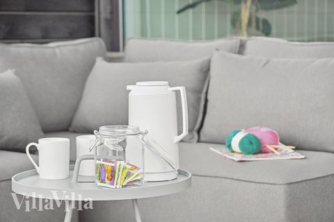 Njut av en grillkväll på terrassen i lyxstuga nr 652 i Nordjylland