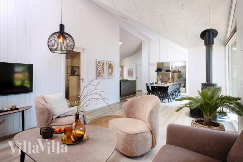 Soffhörnan i lyxstuga 593 i Sydjylland.