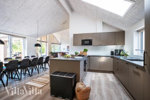 Köket i lyxstuga nr 593 är generöst inrett.