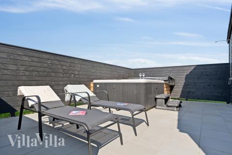 Lyxstuga nr 667 erbjuder bland annat ett härligt spabad