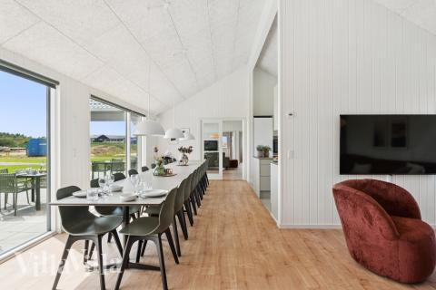 Ni kan sitta 20 personer tillsammans i vardagsrummet när ni besöker lyxhus nr 695 i Fyn och öar.