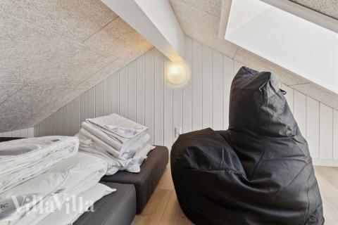 Några av de 16 sovplatserna finns på loftet i lyxstuga nr 811