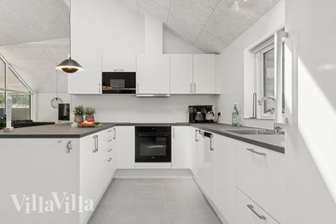 Köket i lyxstuga nr 811 är generöst inrett.