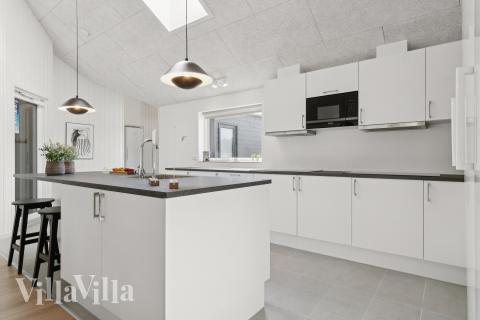 Köket i lyxstuga nr 817 är utrustat så att ni kan laga mat till 24 personer.