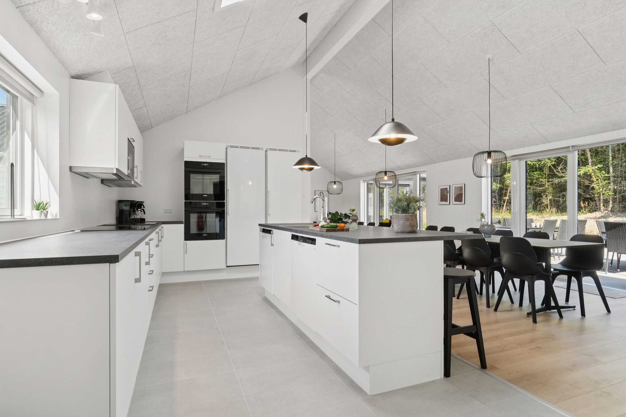Köket i lyxstuga nr 817 är generöst inrett.