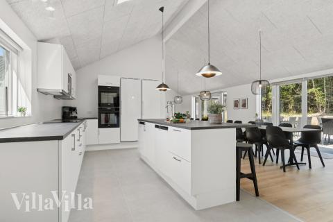 Köket i lyxstuga nr 817 är generöst inrett.