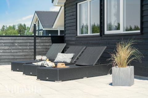 Stor terrass i lyxstuga nr 475 i Vestjylland.