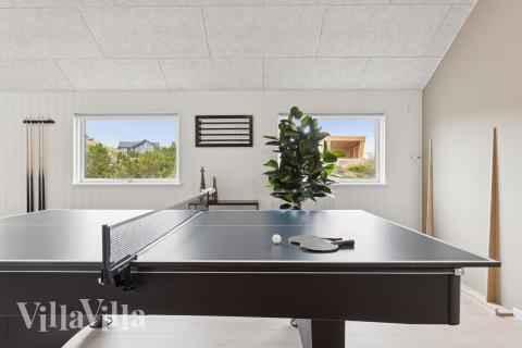 Lyxstuga 672 för 18 personer har ett stort aktivitetsrum med bl.a. biljard och dart