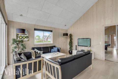 Soffhörnan i lyxstuga 281 i Sydjylland.