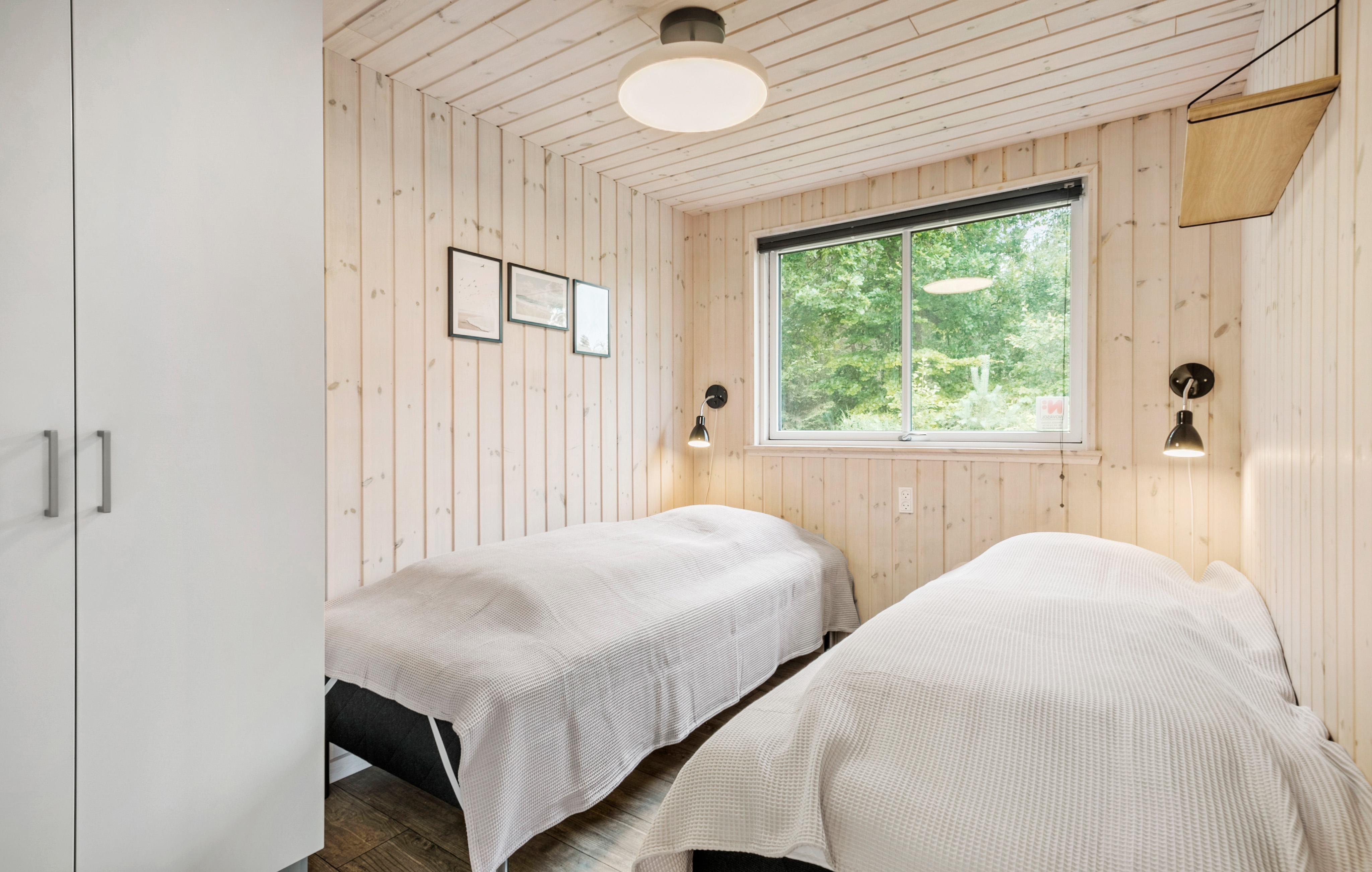 Ett av de 7 utmärkta sovrummen i lyxstuga nr 367 i Nordsjälland.