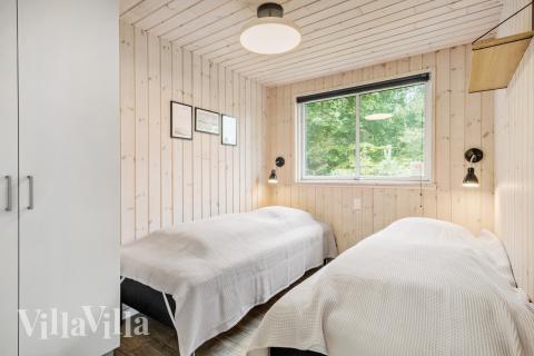 Ett av de 7 utmärkta sovrummen i lyxstuga nr 367 i Nordsjälland.