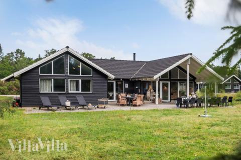 Den tjusiga sommarstugan nr 367 med gott om plats för upp till 18 personer