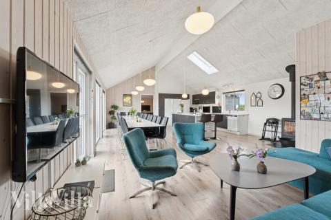 När ni besöker lyxhus nr 404 kan ni mysa tillsammans i sofforna.