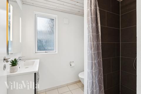 Ett av badrummen i lyxstuga nr 404