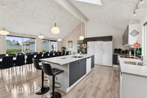 Köket i lyxstuga nr 404 är generöst inrett.