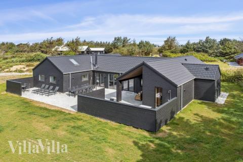 Den tjusiga sommarstugan nr 658 med gott om plats för upp till 20 personer