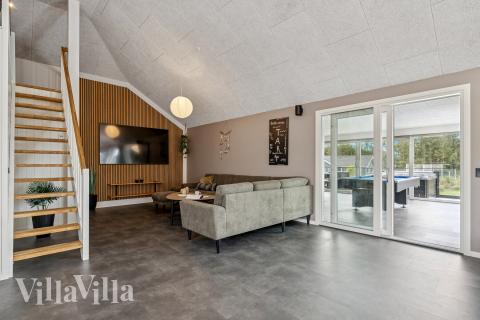 Soffhörnan i lyxstuga 686 i Limfjorden.