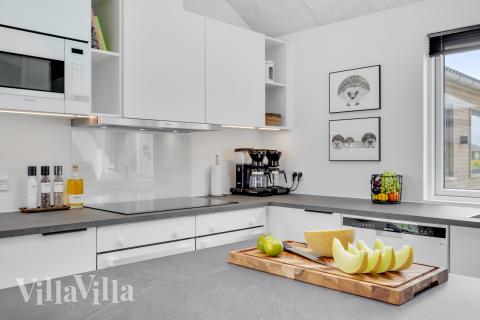 Köket i lyxstuga nr 900 är generöst inrett.