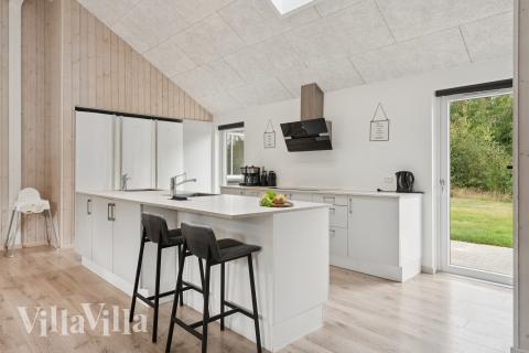 Köket i lyxstuga nr 387 är utrustat så att ni kan laga mat till 24 personer.