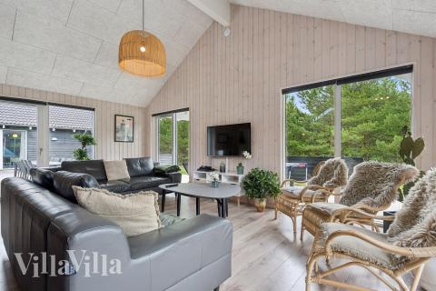 Soffhörnan i lyxstuga 387 i Vestjylland.