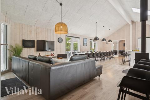 När ni besöker lyxhus nr 387 kan ni mysa tillsammans i sofforna.