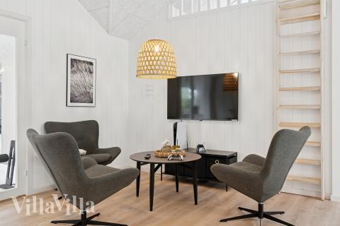 Lyxstuga 697 för 20 personer har ett stort aktivitetsrum med bl.a. biljard och dart