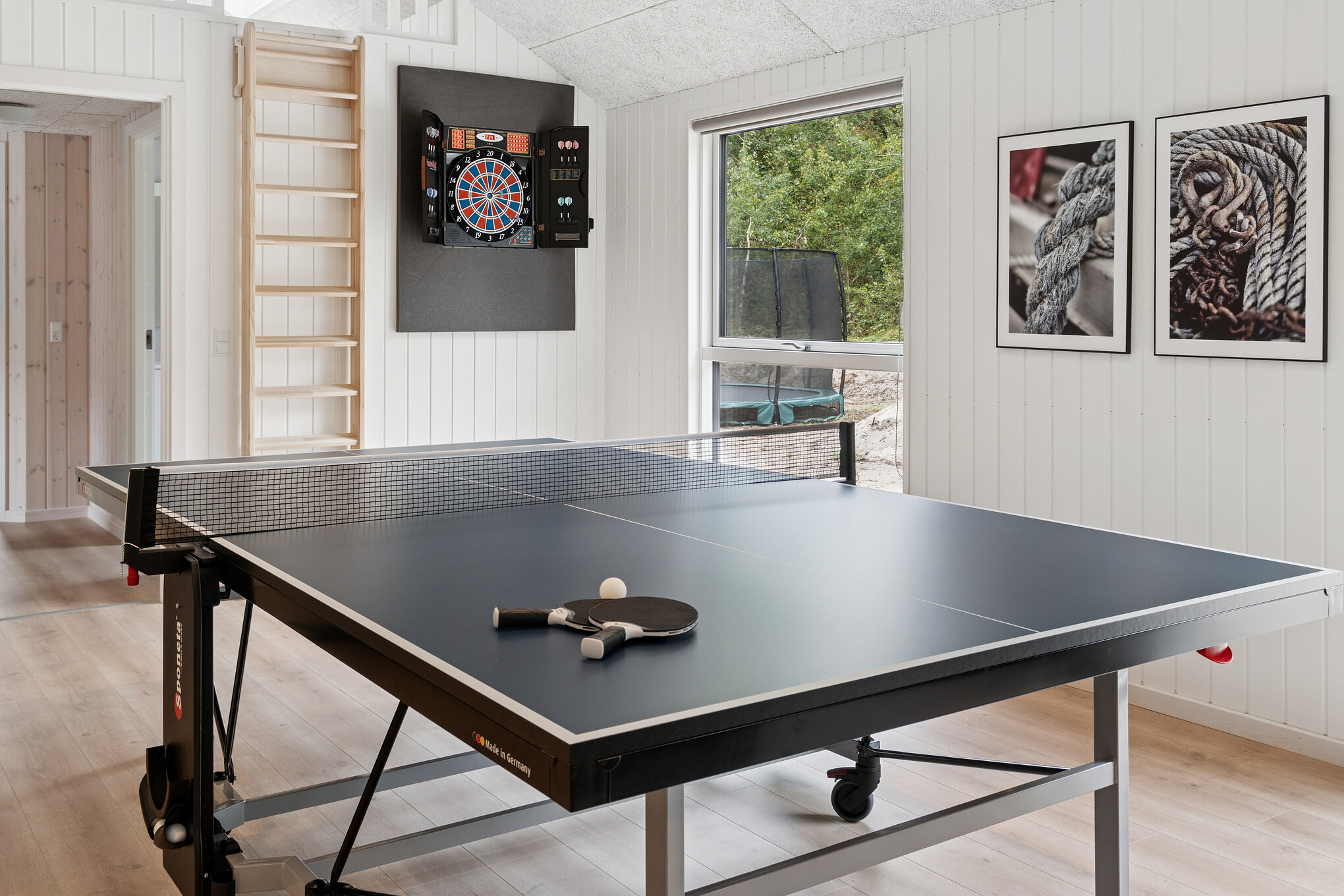 Tävla i sommarhusets aktivitetsrum när ni besöker lyxhus nr 697 i Lolland/Falster/Møn.