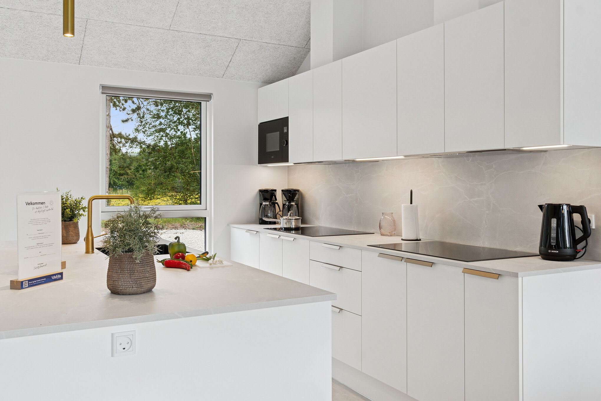 Köket i lyxstuga nr 697 är generöst inrett.