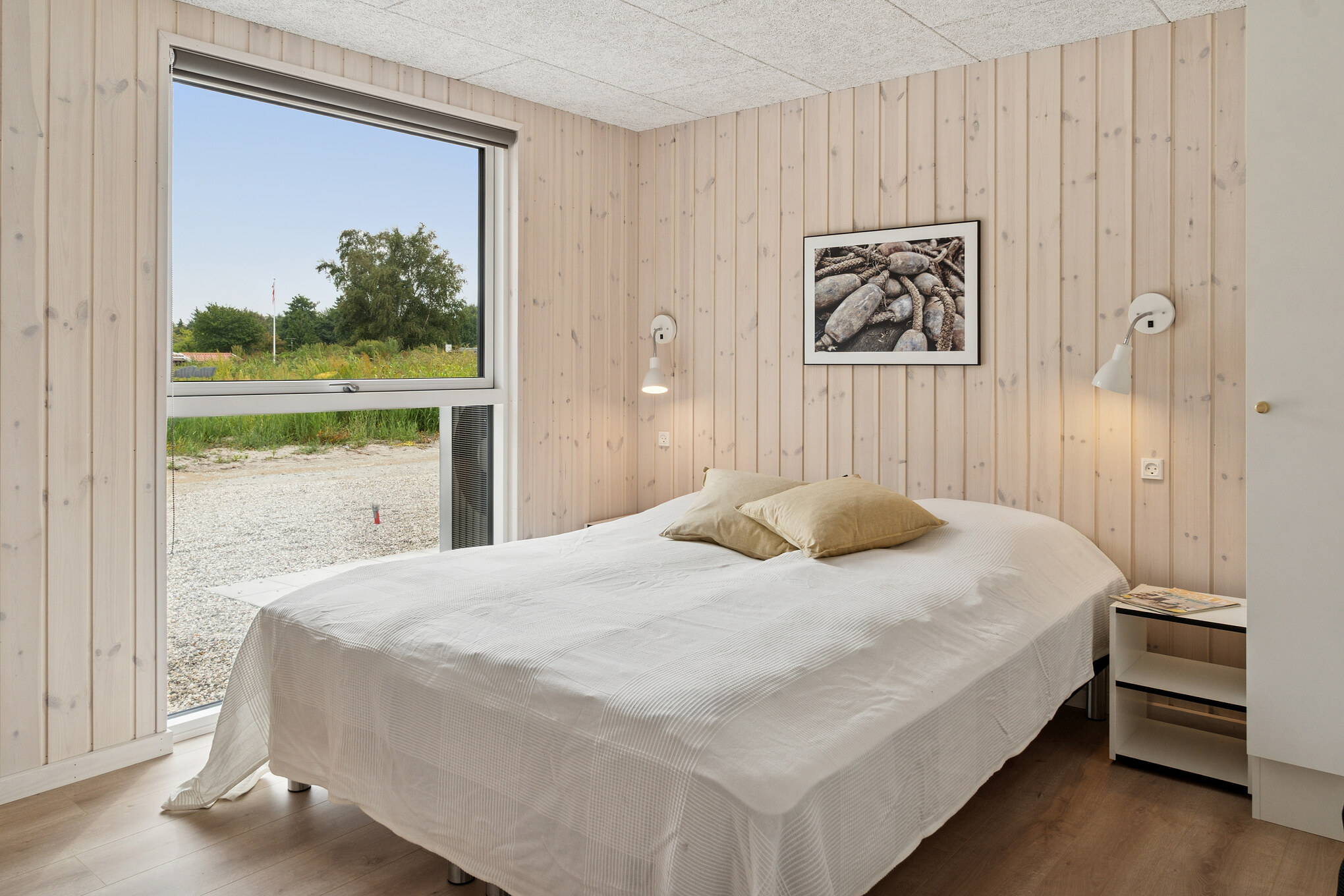 Ett av de 8 utmärkta sovrummen i lyxstuga nr 697 i Lolland/Falster/Møn.
