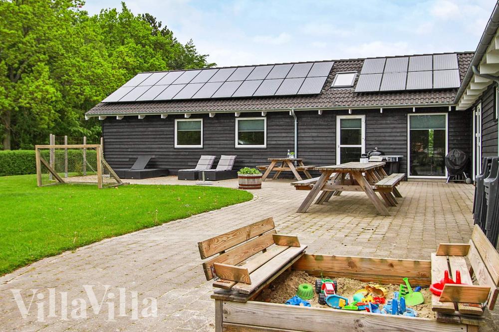 Den tjusiga sommarstugan nr 223 med gott om plats för upp till 18 personer
