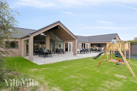 Den tjusiga sommarstugan nr 699 med gott om plats för upp till 26 personer