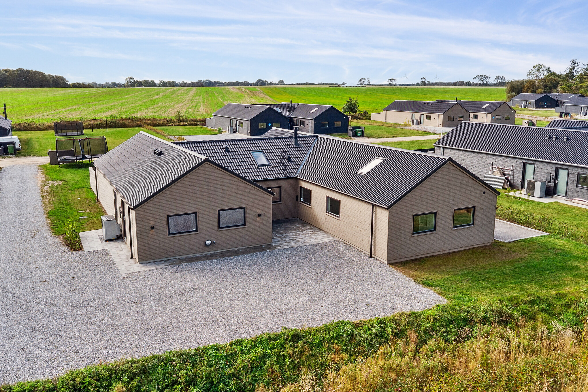 Den tjusiga sommarstugan nr 665 med gott om plats för upp till 14 personer