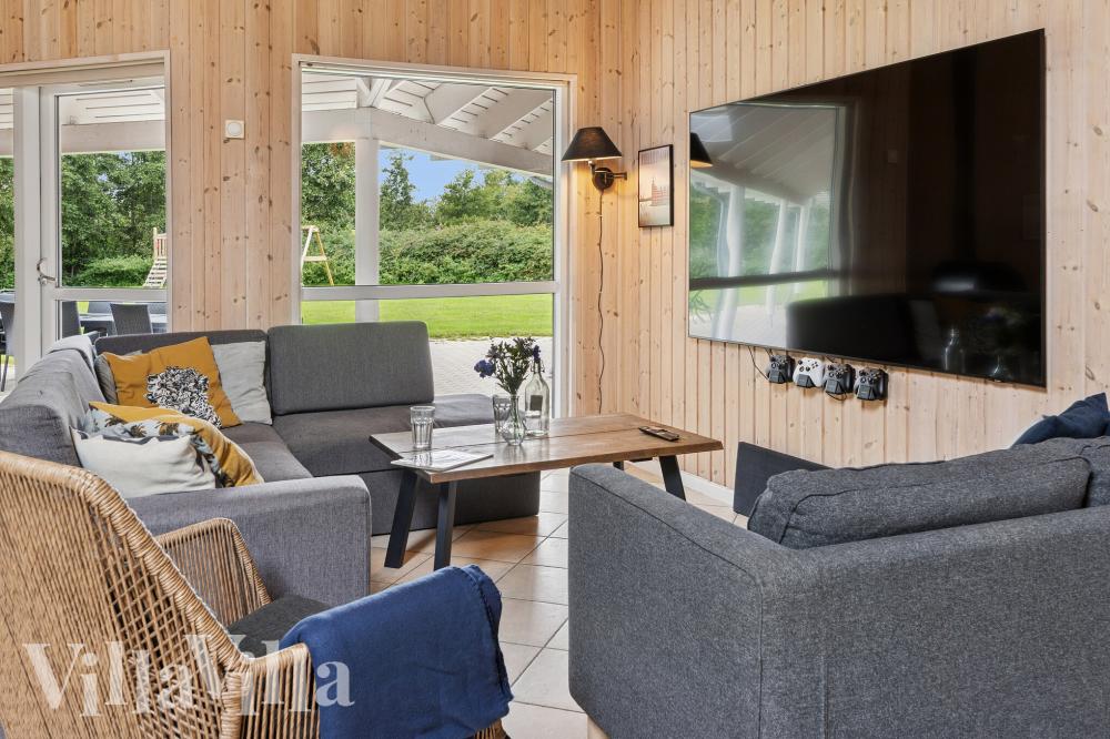 När ni besöker lyxhus nr 222 kan ni mysa tillsammans i sofforna.