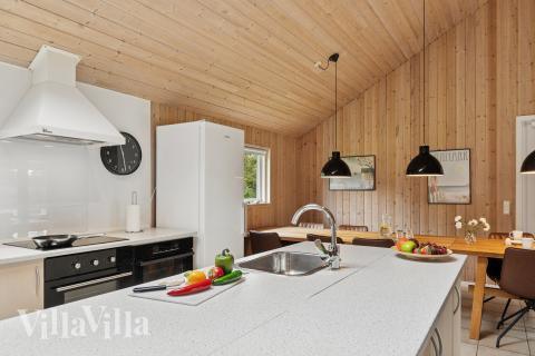 Köket i lyxstuga nr 222 är generöst inrett.