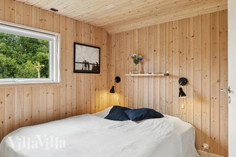 Ett av de 6 utmärkta sovrummen i lyxstuga nr 222 i Lolland/Falster/Møn.