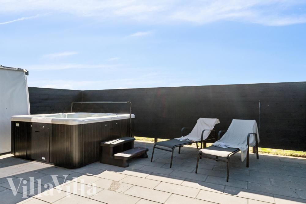 Lyxstuga nr 673 erbjuder bland annat ett härligt spabad