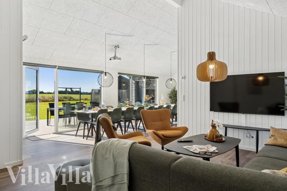 När ni besöker lyxhus nr 673 kan ni mysa tillsammans i sofforna.