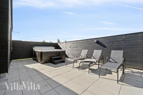 Lyxstuga nr 698 erbjuder bland annat ett härligt spabad