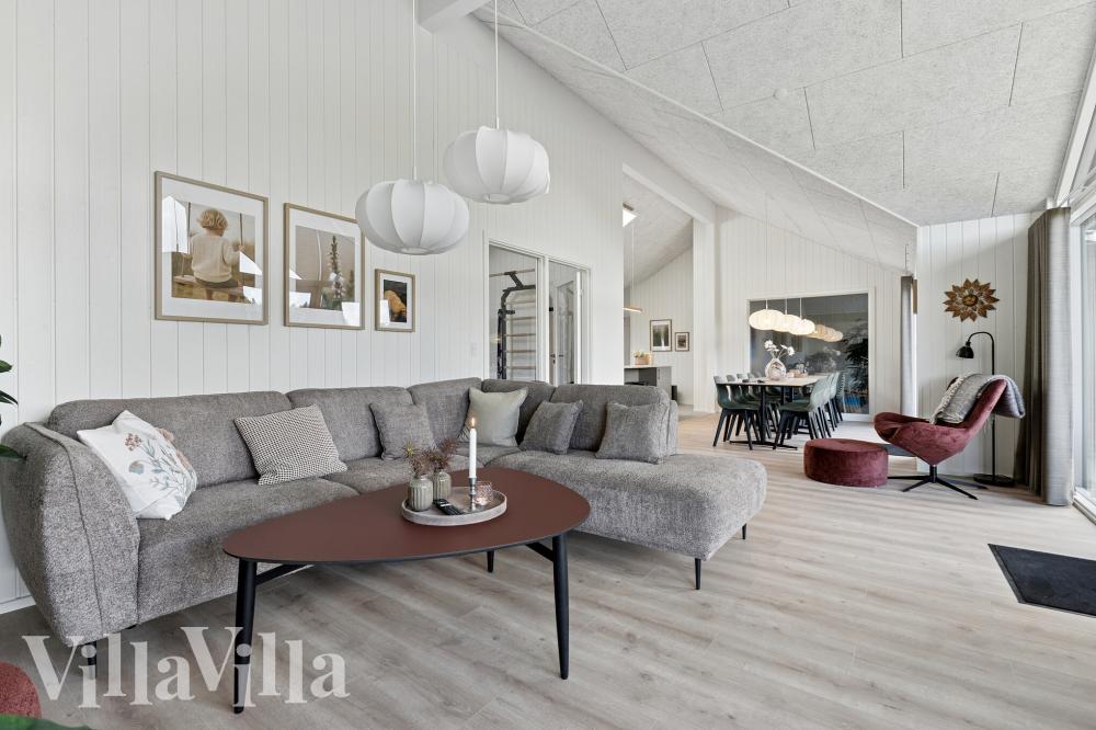 Soffhörnan i lyxstuga 698 i Vestjylland.