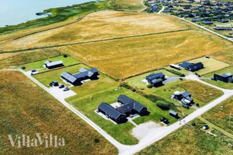 Den tjusiga sommarstugan nr 293 med gott om plats för upp till 22 personer