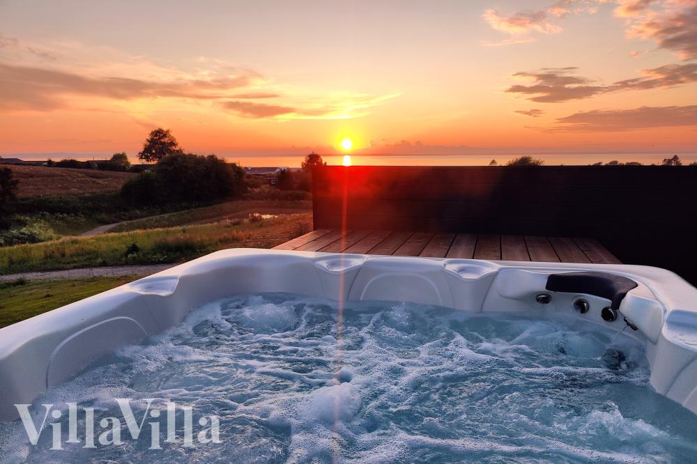 Sommarhus med 6 sovrum och plats för 16 personer.