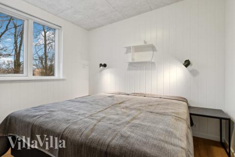 Ett av de 5 utmärkta sovrummen i lyxstuga nr 936 i Limfjorden.